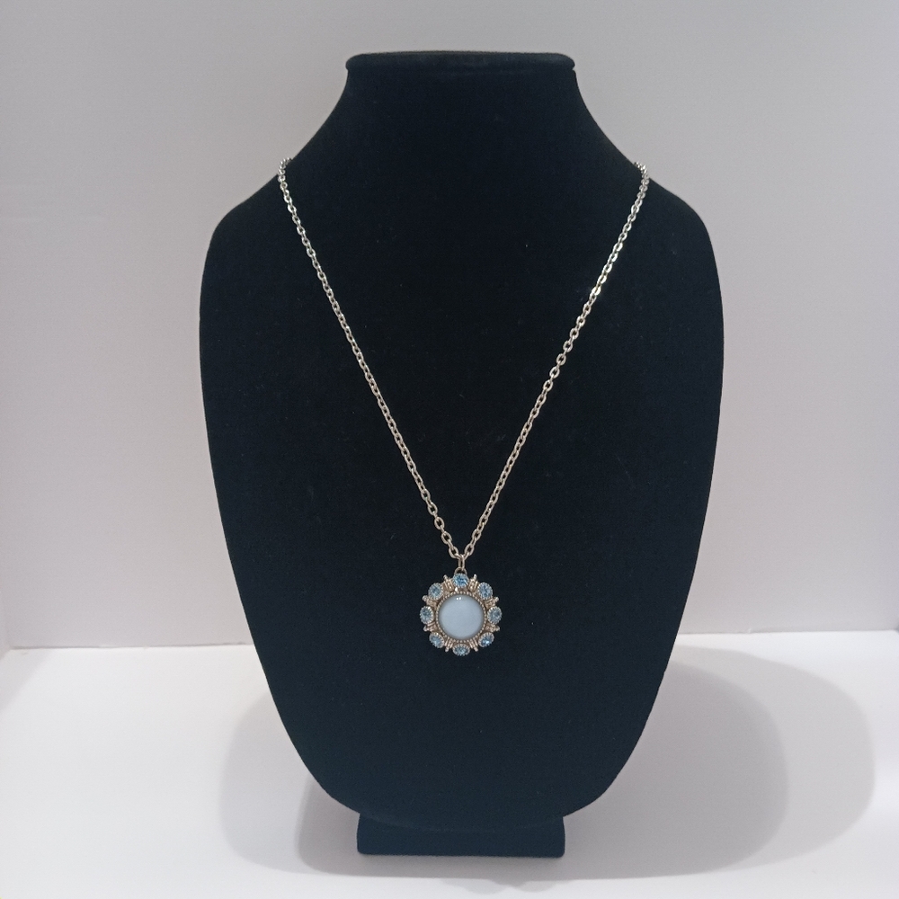 Vintage 1974 Avon Blue Cabochon & Rhinestone Pendant Necklace 12"